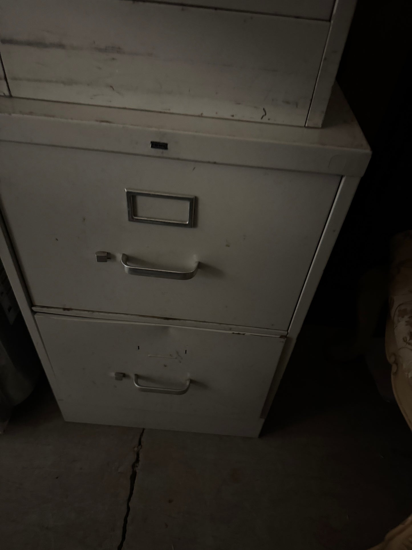📁 Metal File Cabinet – 2 Drawer (Heavy Duty) Used
