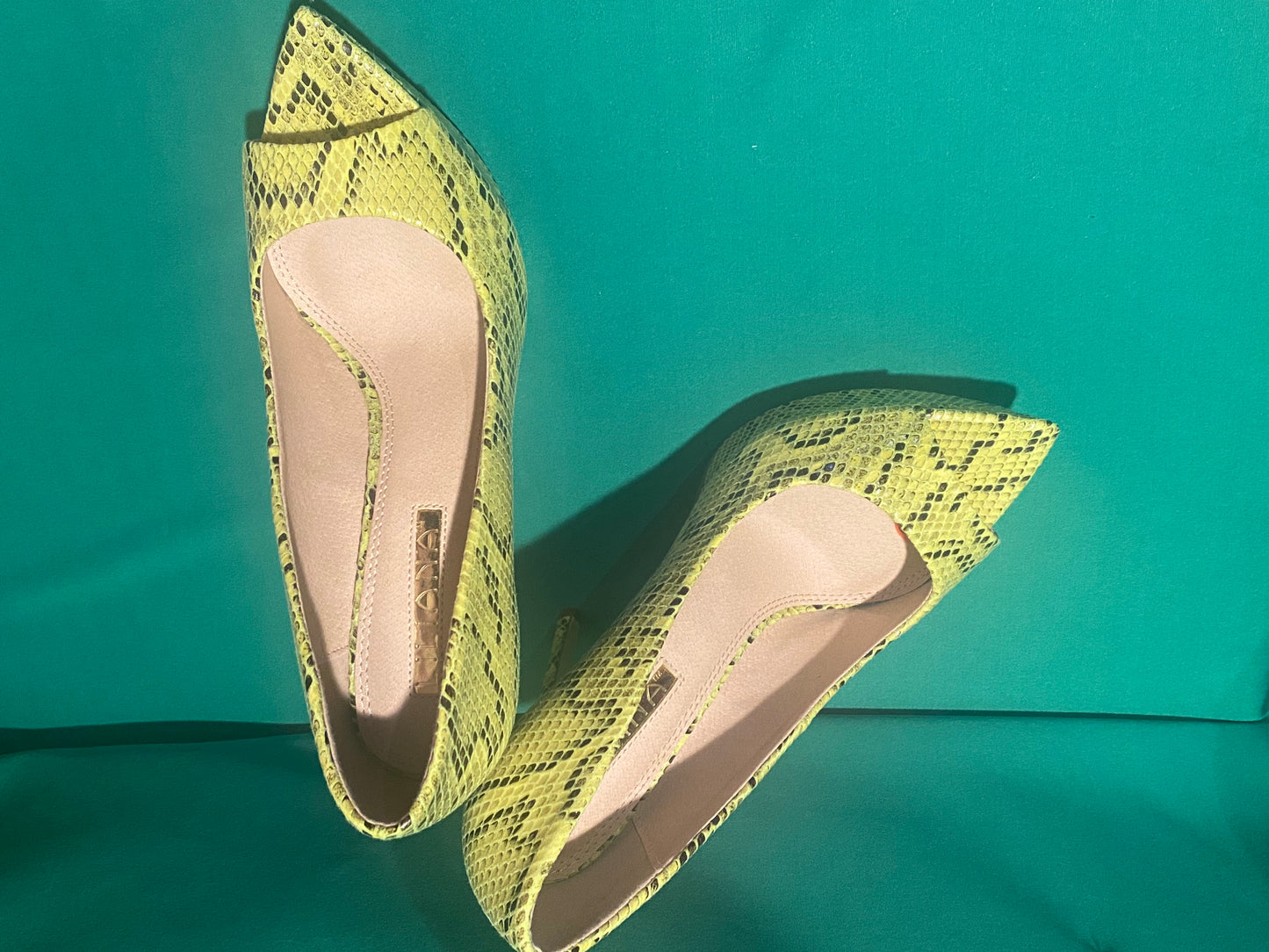 Shoes Liliana Yellow with Black Used