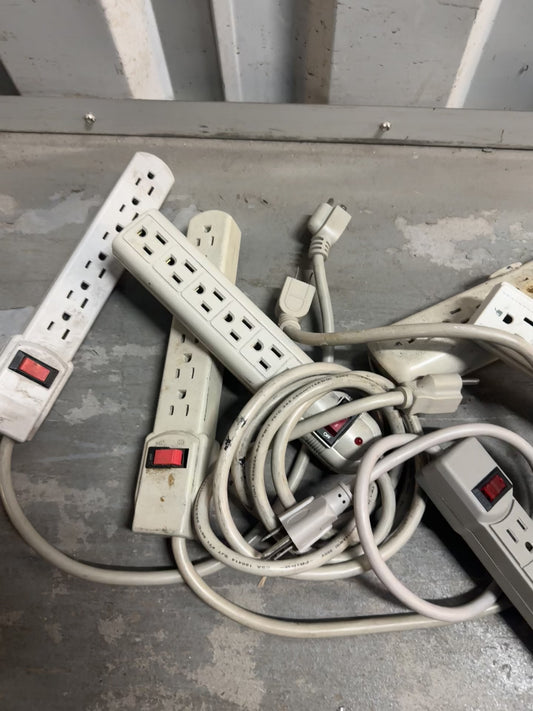 Power Strips with On/Off Switch – Mixed Lot (Used)